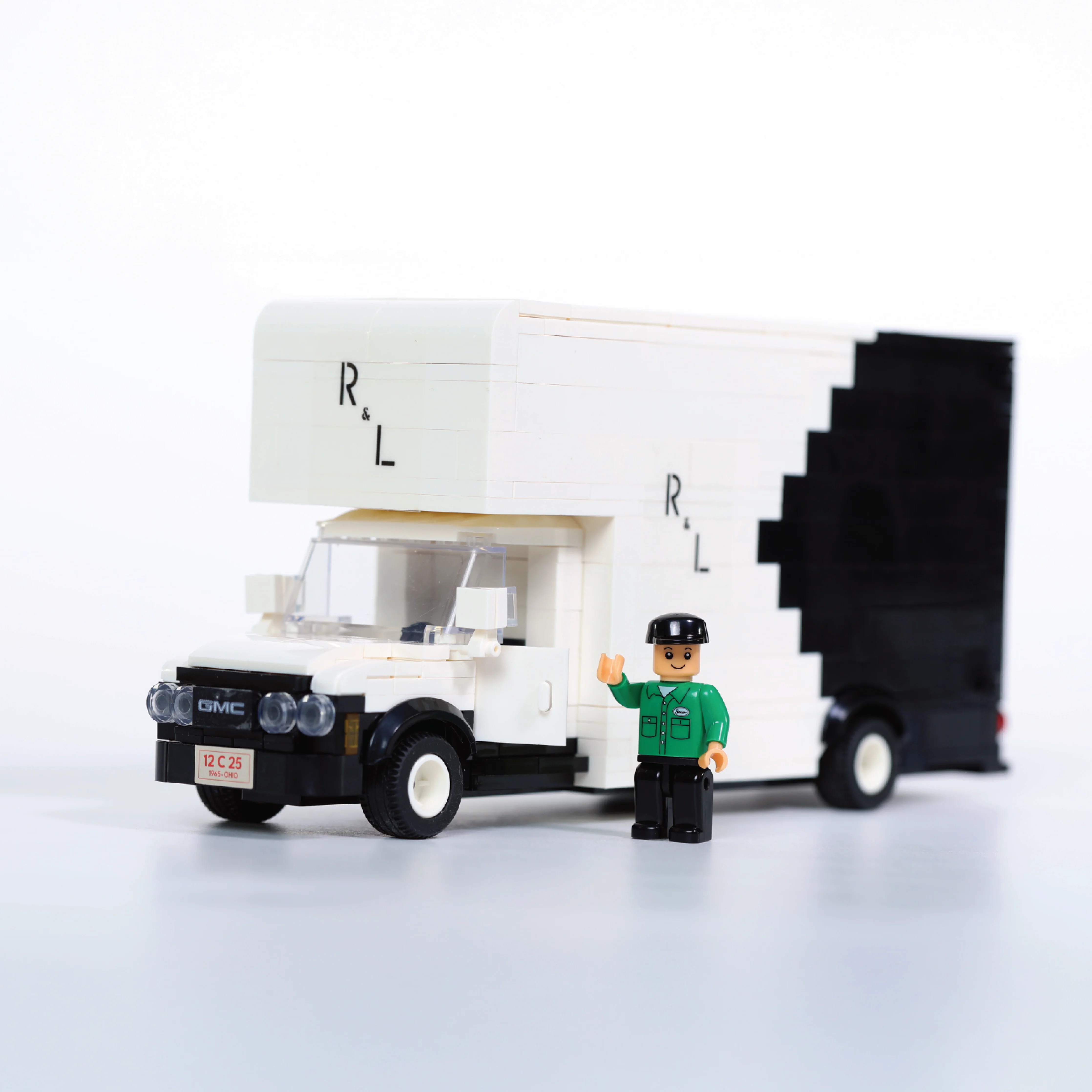 60th Anniversary - 1965 GMC Building Block Set - Image 3