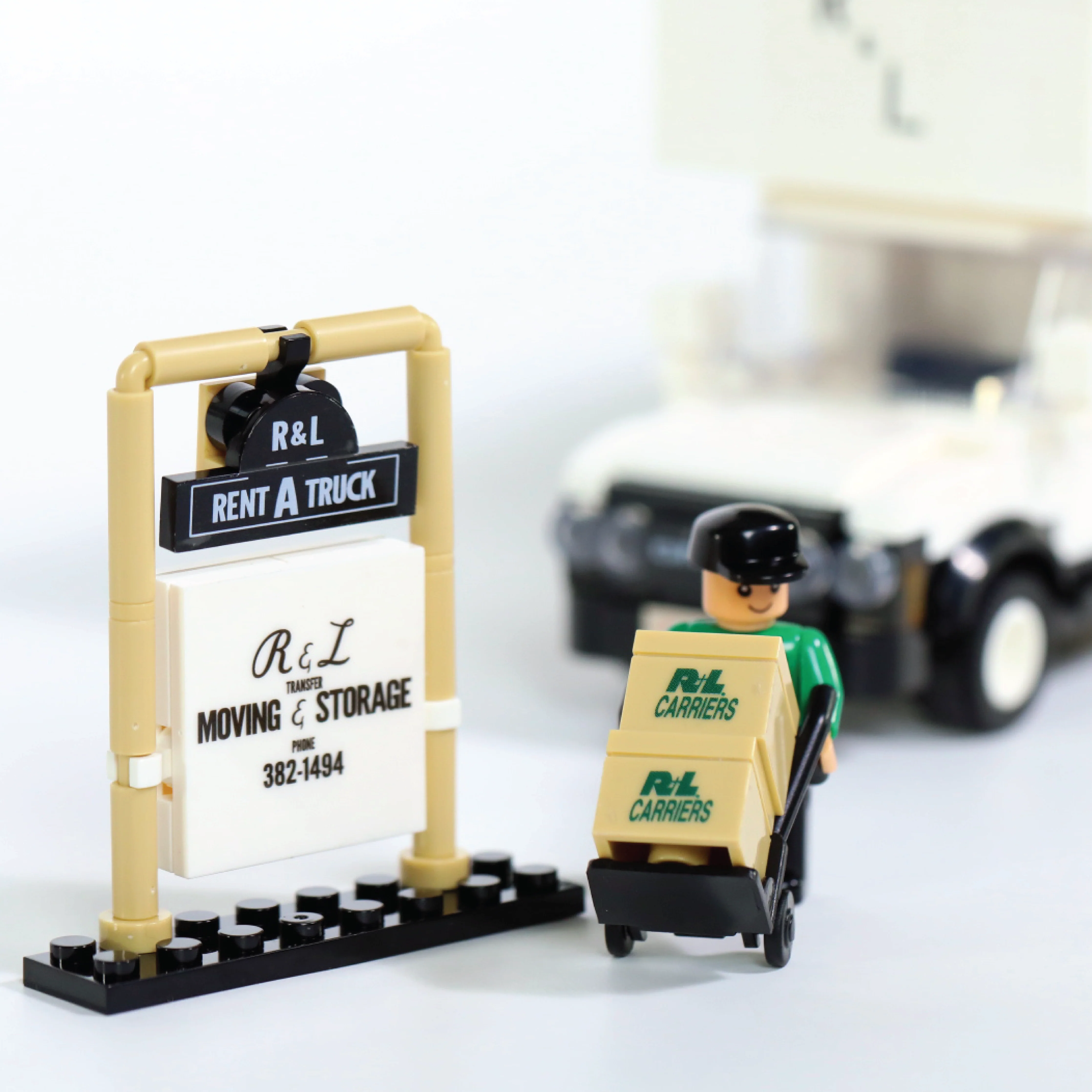 60th Anniversary - 1965 GMC Building Block Set - Image 4